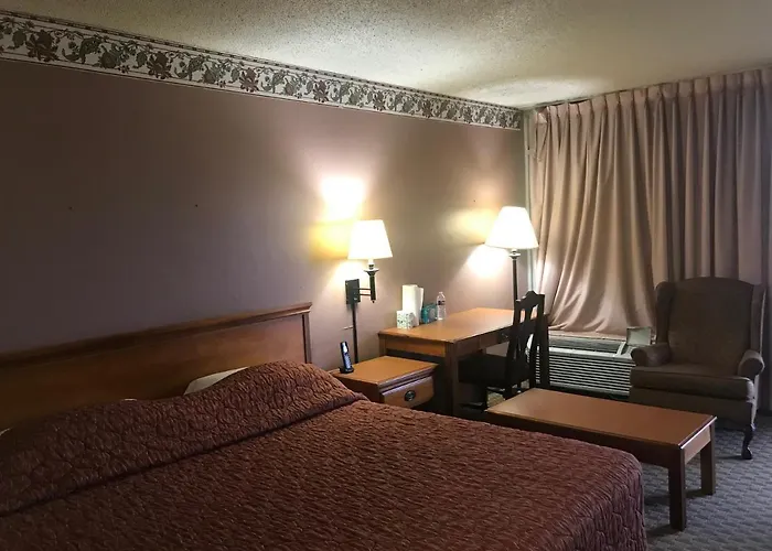 Tyler Inn & Suites